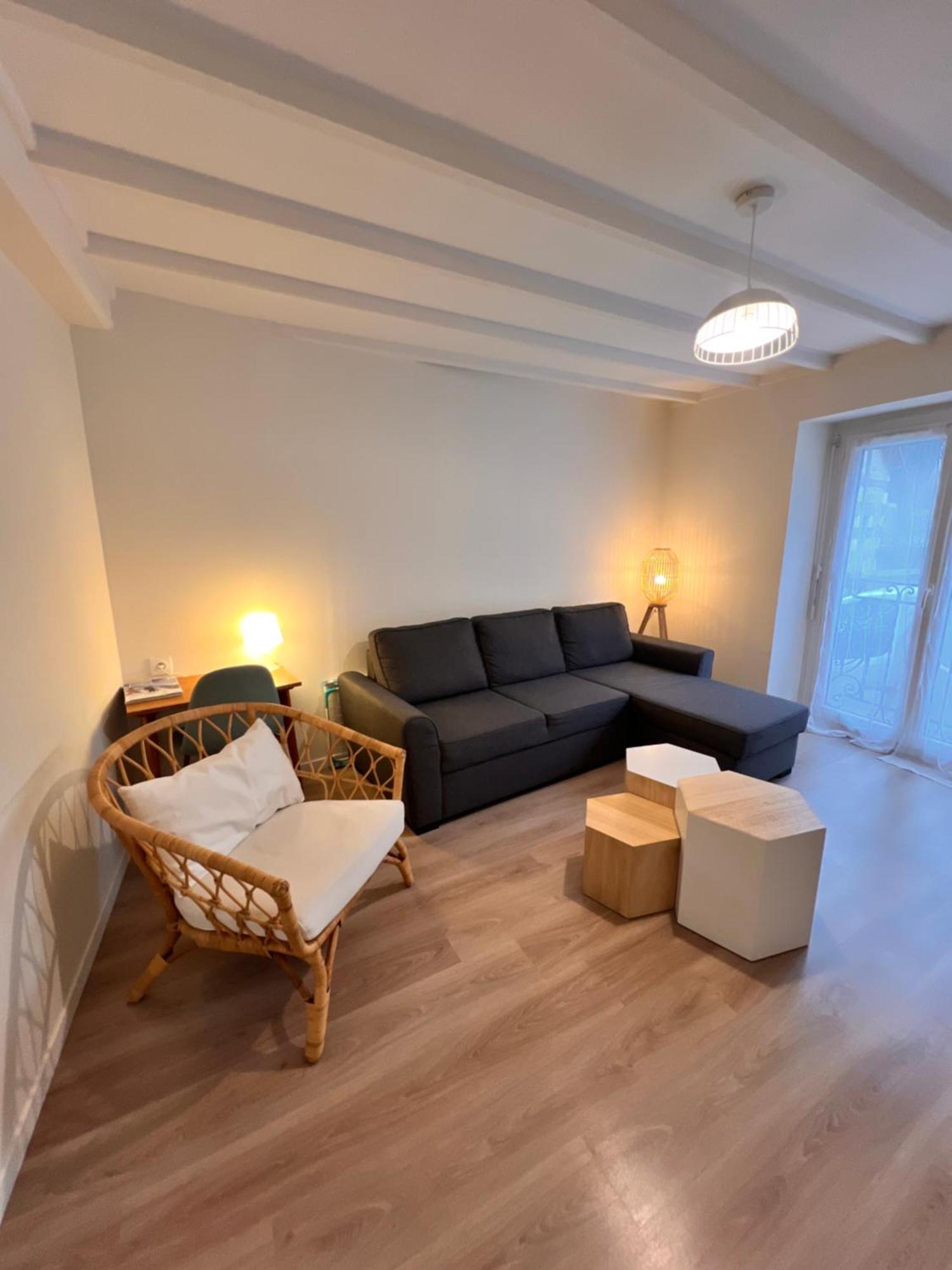 Appartement Rdc 9 Personnes, 2 Chambres, Wifi, Proche Du Centre ラ・ブルブール エクステリア 写真