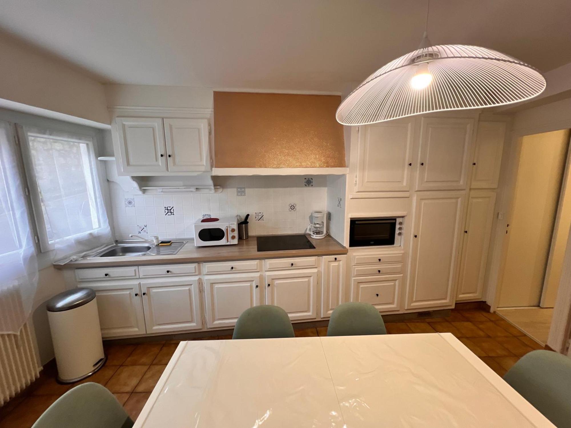 Appartement Rdc 9 Personnes, 2 Chambres, Wifi, Proche Du Centre ラ・ブルブール エクステリア 写真