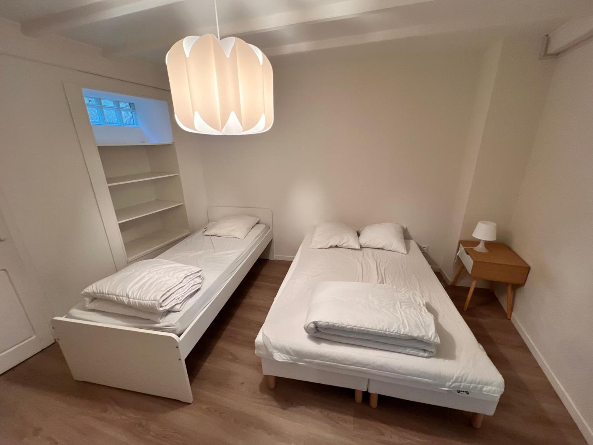 Appartement Rdc 9 Personnes, 2 Chambres, Wifi, Proche Du Centre ラ・ブルブール エクステリア 写真