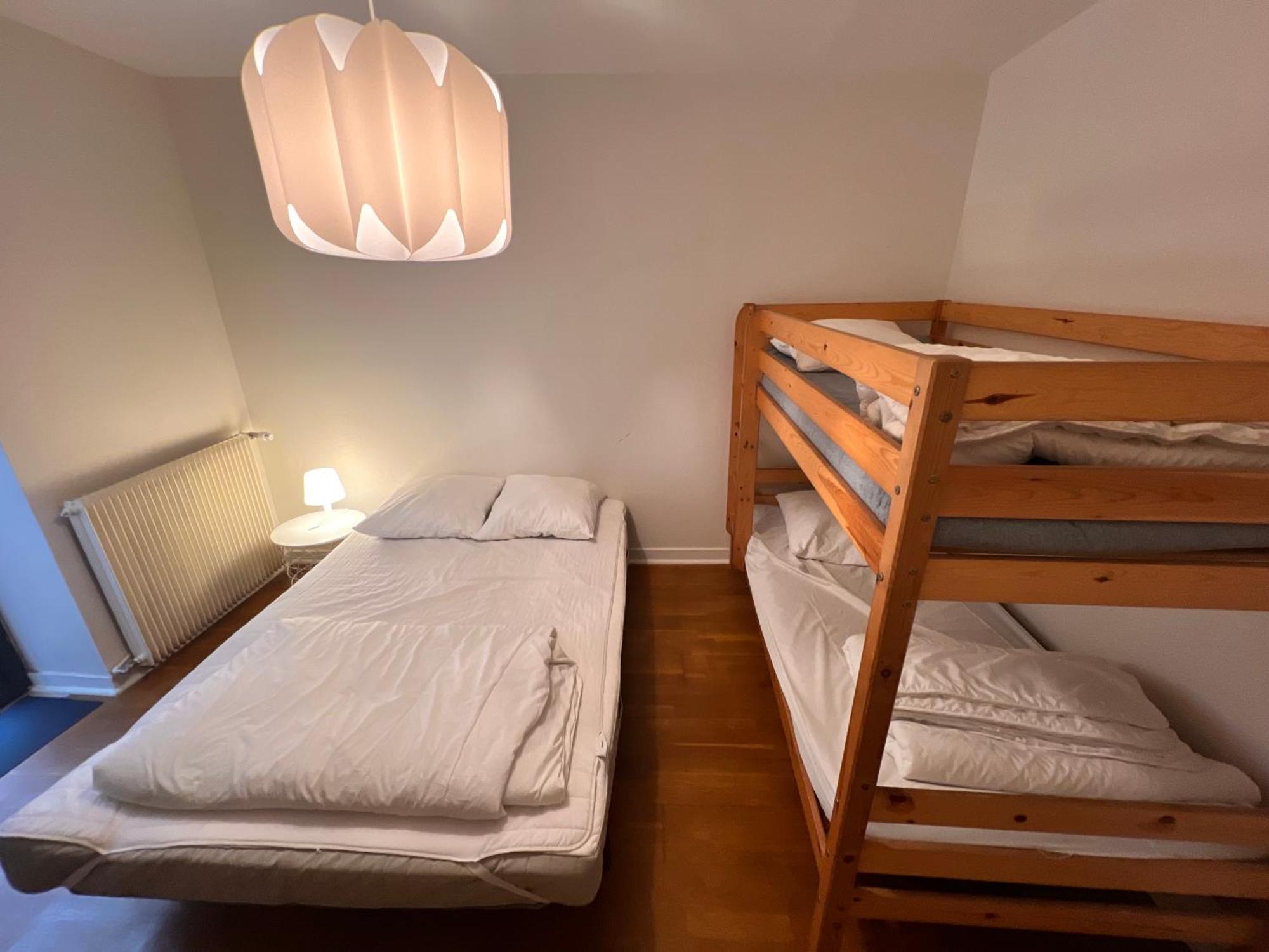 Appartement Rdc 9 Personnes, 2 Chambres, Wifi, Proche Du Centre ラ・ブルブール エクステリア 写真