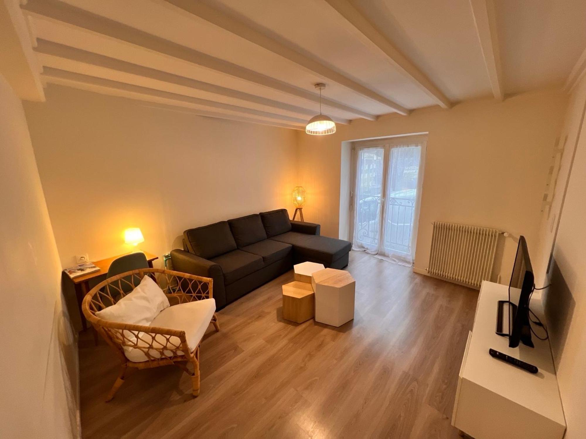 Appartement Rdc 9 Personnes, 2 Chambres, Wifi, Proche Du Centre ラ・ブルブール エクステリア 写真