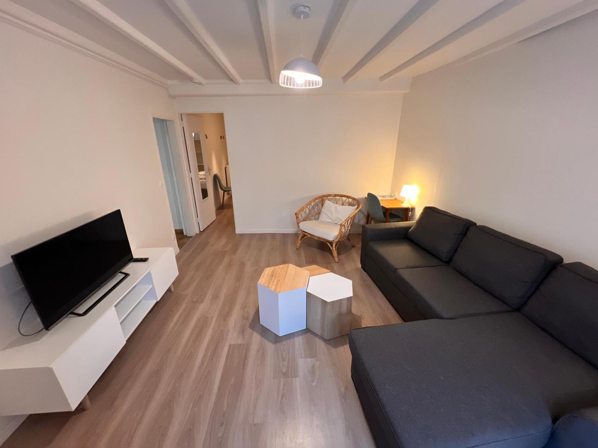 Appartement Rdc 9 Personnes, 2 Chambres, Wifi, Proche Du Centre ラ・ブルブール エクステリア 写真